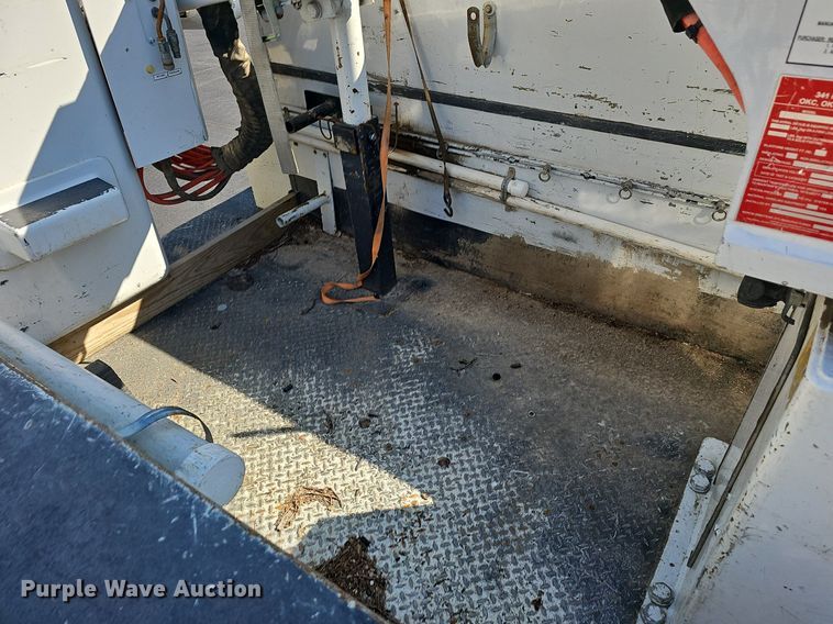 image for item EJ6163 2018 Ford F550 Super Duty XL bucket truck