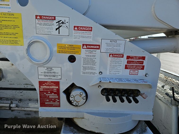 image for item EJ6163 2018 Ford F550 Super Duty XL bucket truck