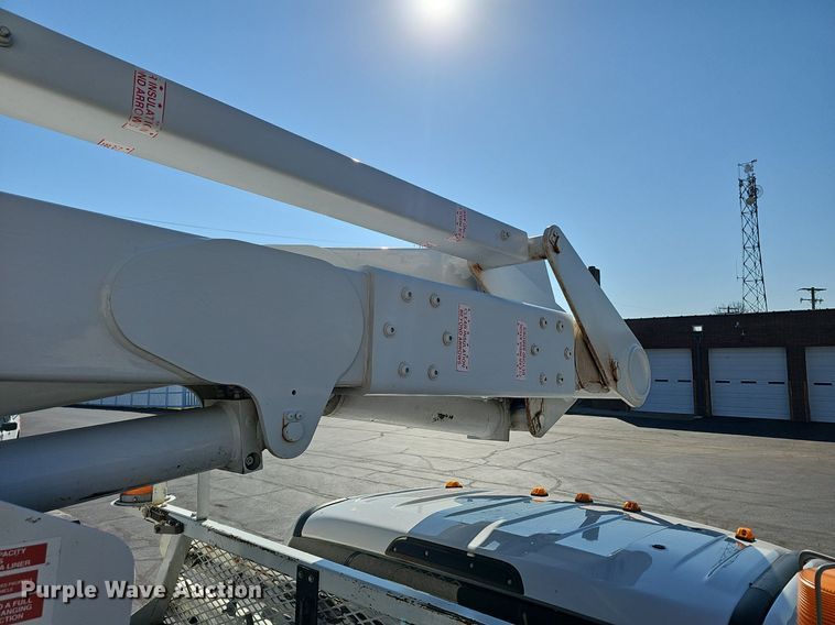 image for item EJ6163 2018 Ford F550 Super Duty XL bucket truck