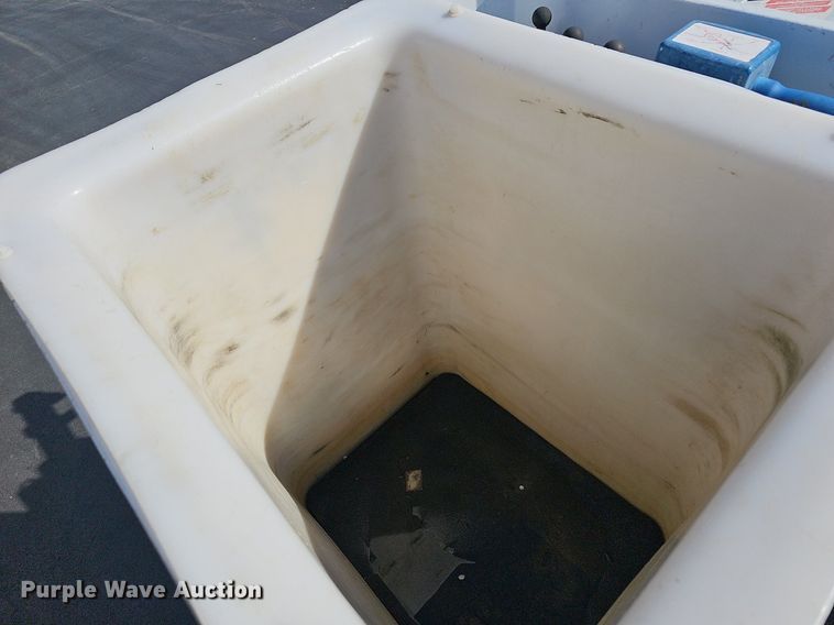 image for item EJ6163 2018 Ford F550 Super Duty XL bucket truck