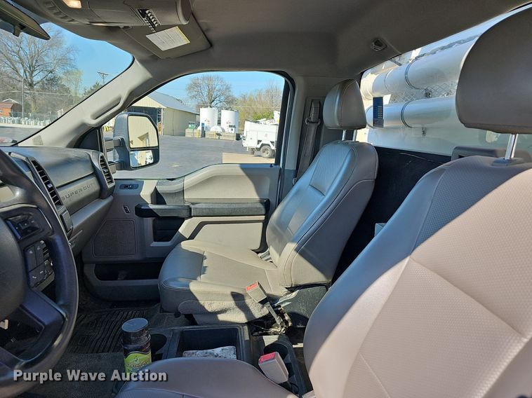 image for item EJ6163 2018 Ford F550 Super Duty XL bucket truck