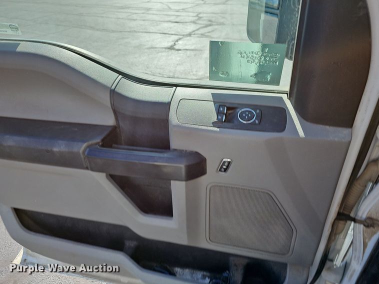 image for item EJ6163 2018 Ford F550 Super Duty XL bucket truck