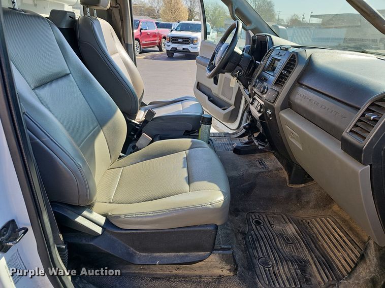 image for item EJ6163 2018 Ford F550 Super Duty XL bucket truck