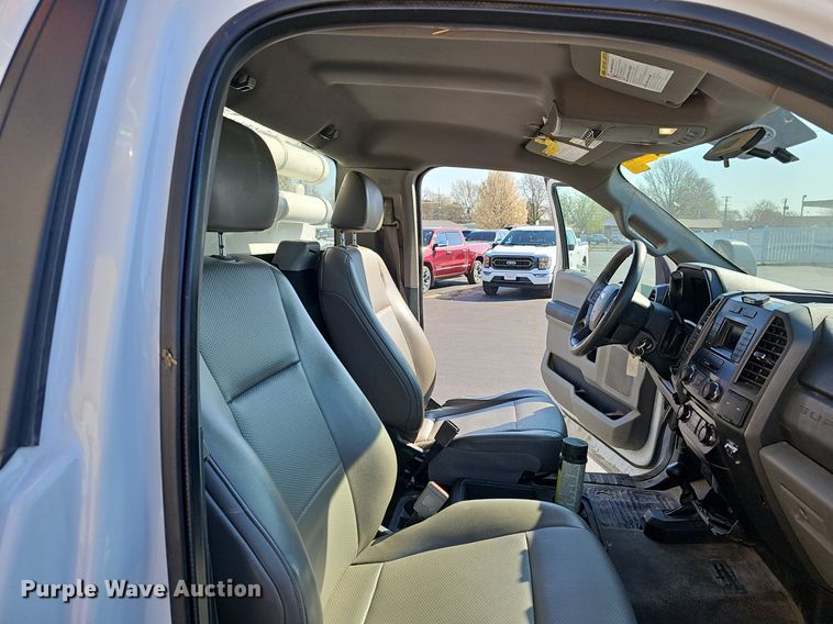 image for item EJ6163 2018 Ford F550 Super Duty XL bucket truck