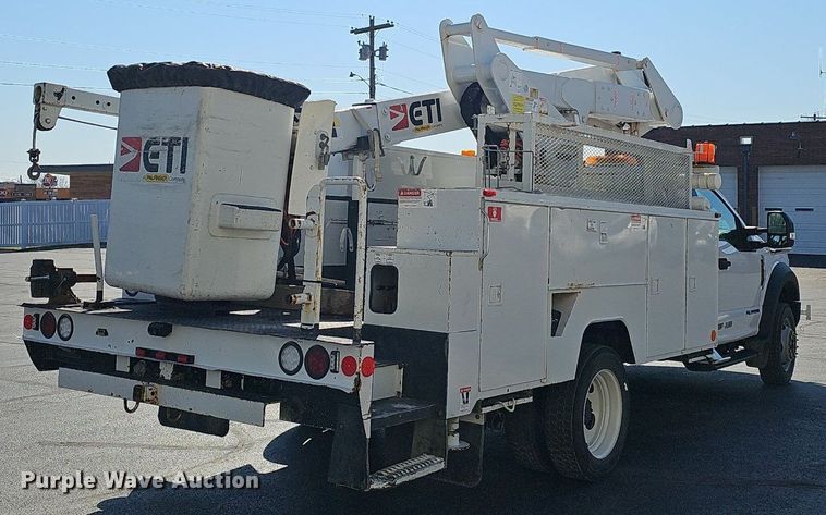 image for item EJ6164 2018 Ford  F550 Super Duty XL bucket truck