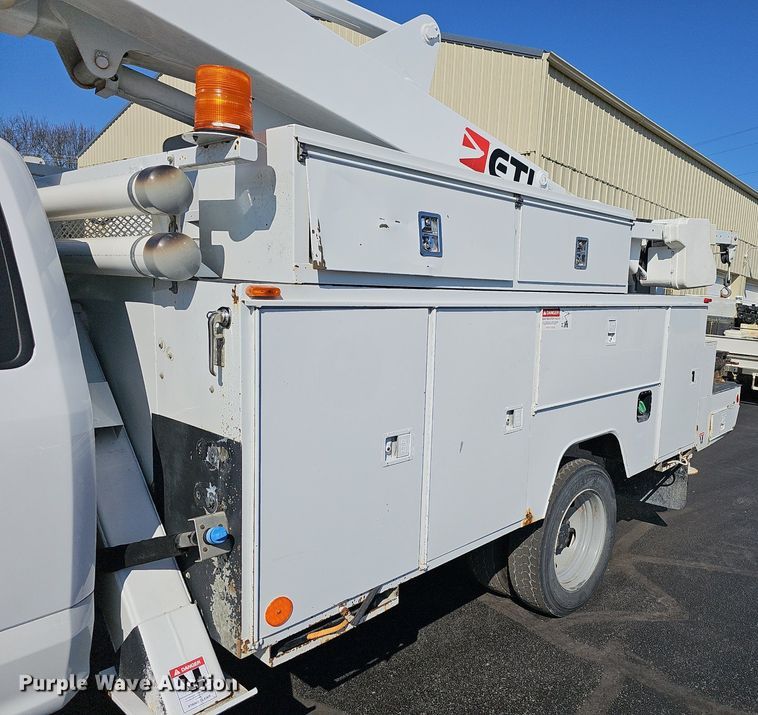 image for item EJ6164 2018 Ford  F550 Super Duty XL bucket truck