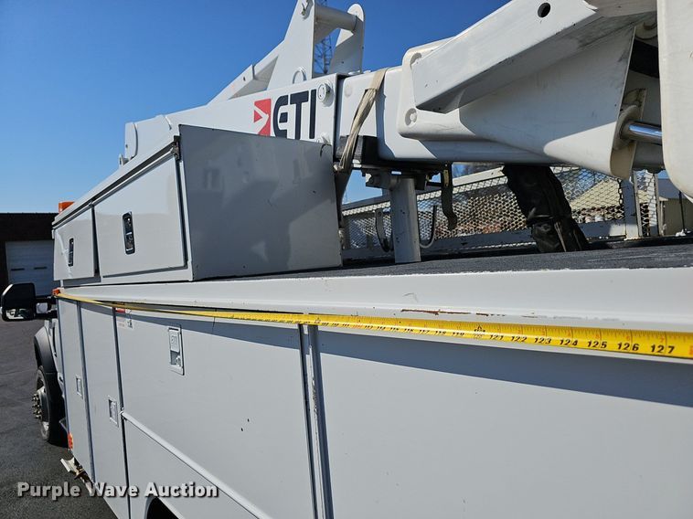 image for item EJ6164 2018 Ford  F550 Super Duty XL bucket truck