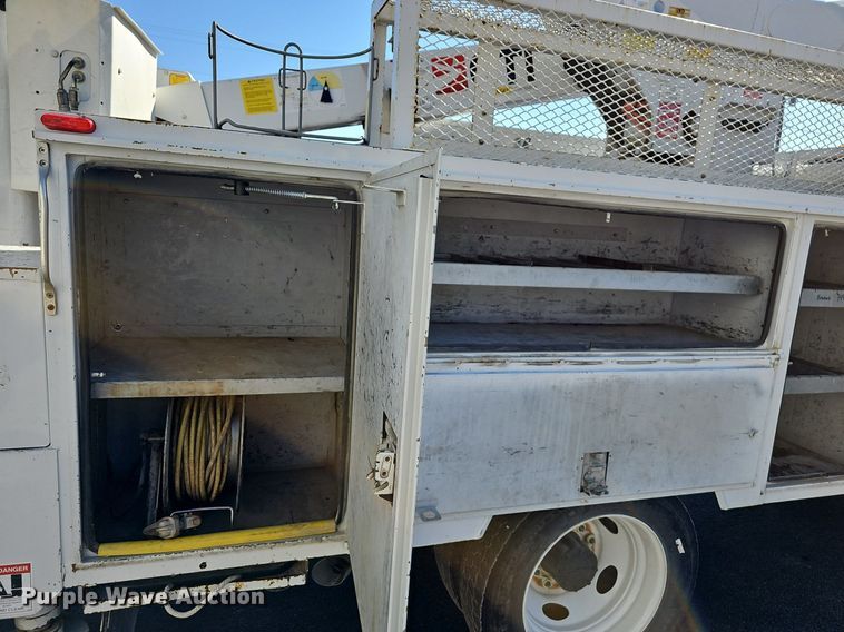 image for item EJ6164 2018 Ford  F550 Super Duty XL bucket truck