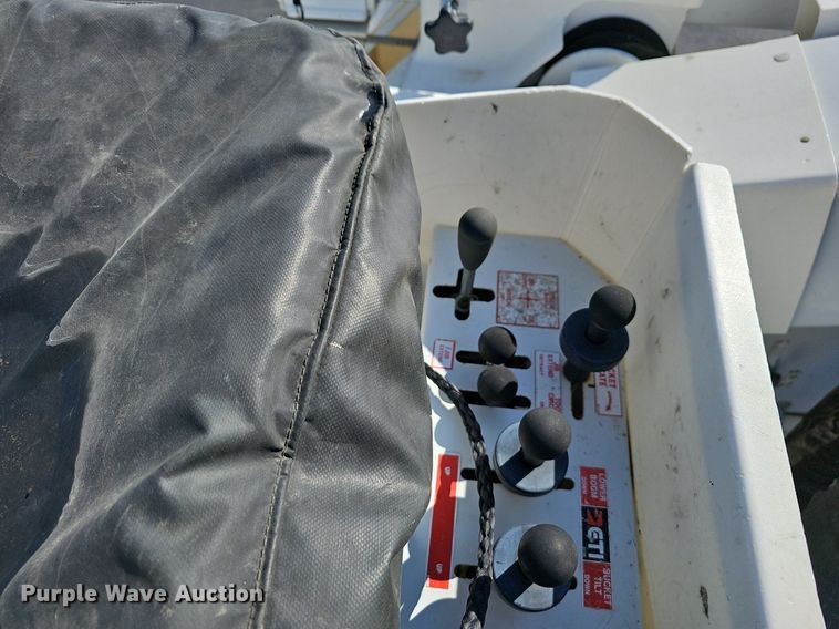 image for item EJ6164 2018 Ford  F550 Super Duty XL bucket truck