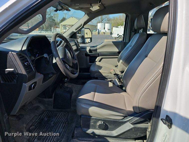 image for item EJ6164 2018 Ford  F550 Super Duty XL bucket truck