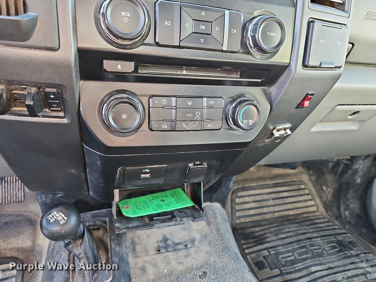 image for item EJ6164 2018 Ford  F550 Super Duty XL bucket truck