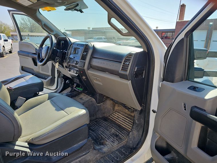 image for item EJ6164 2018 Ford  F550 Super Duty XL bucket truck