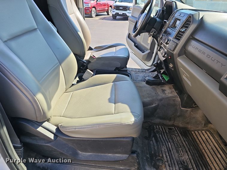 image for item EJ6164 2018 Ford  F550 Super Duty XL bucket truck