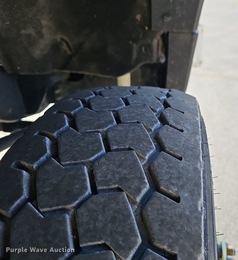 image for item EJ6164 2018 Ford  F550 Super Duty XL bucket truck