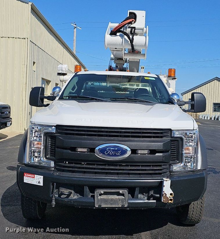 image for item EJ6165 2017 Ford F550 Super Duty XL bucket truck