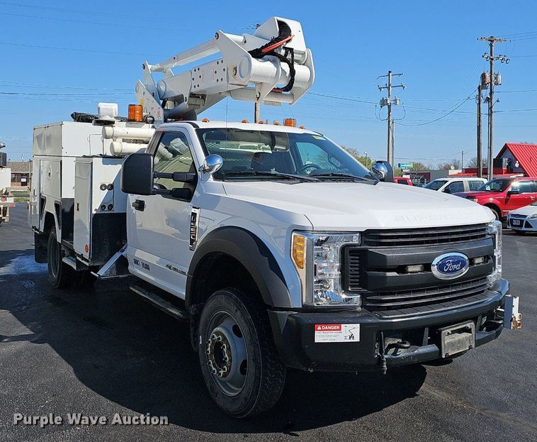 image for item EJ6165 2017 Ford F550 Super Duty XL bucket truck