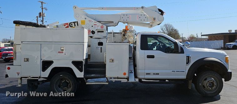 image for item EJ6165 2017 Ford F550 Super Duty XL bucket truck