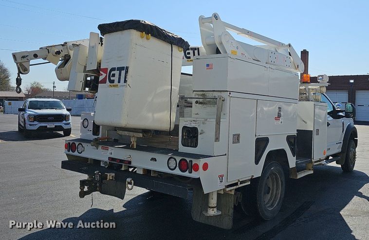 image for item EJ6165 2017 Ford F550 Super Duty XL bucket truck