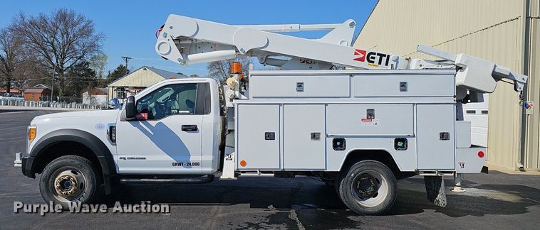 image for item EJ6165 2017 Ford F550 Super Duty XL bucket truck