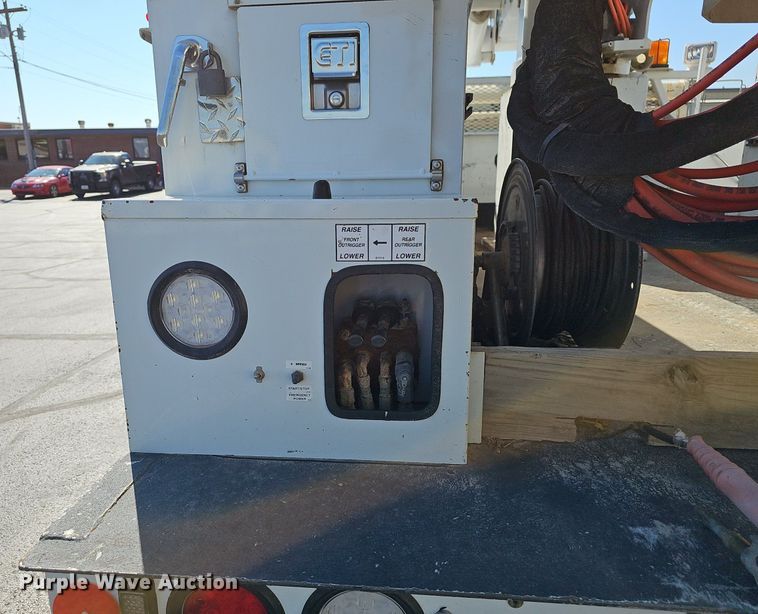 image for item EJ6165 2017 Ford F550 Super Duty XL bucket truck