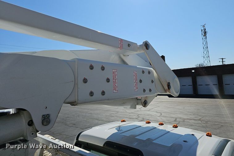 image for item EJ6165 2017 Ford F550 Super Duty XL bucket truck