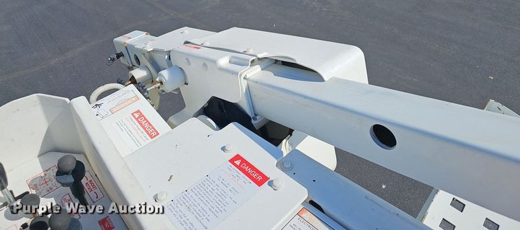 image for item EJ6165 2017 Ford F550 Super Duty XL bucket truck