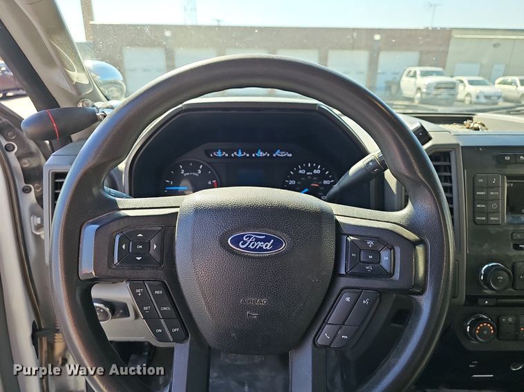 image for item EJ6165 2017 Ford F550 Super Duty XL bucket truck