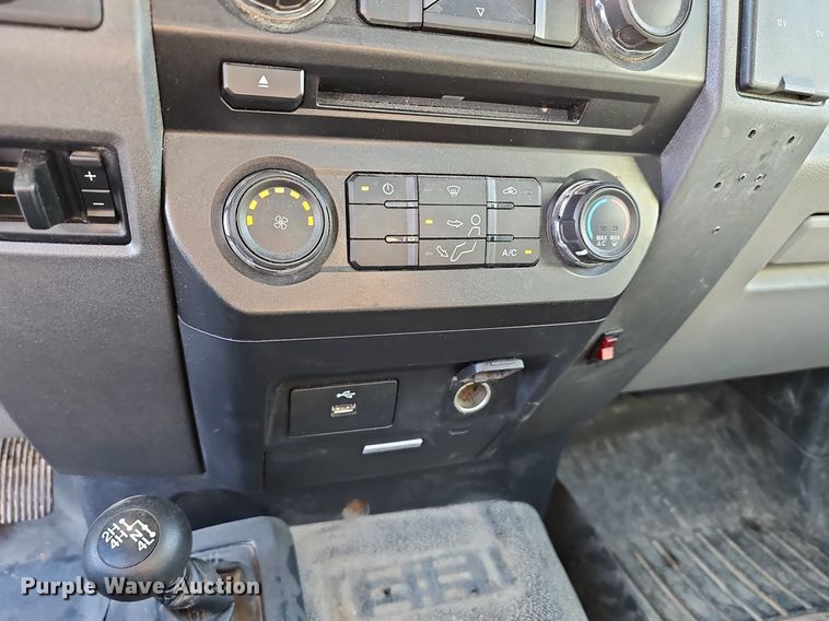 image for item EJ6165 2017 Ford F550 Super Duty XL bucket truck