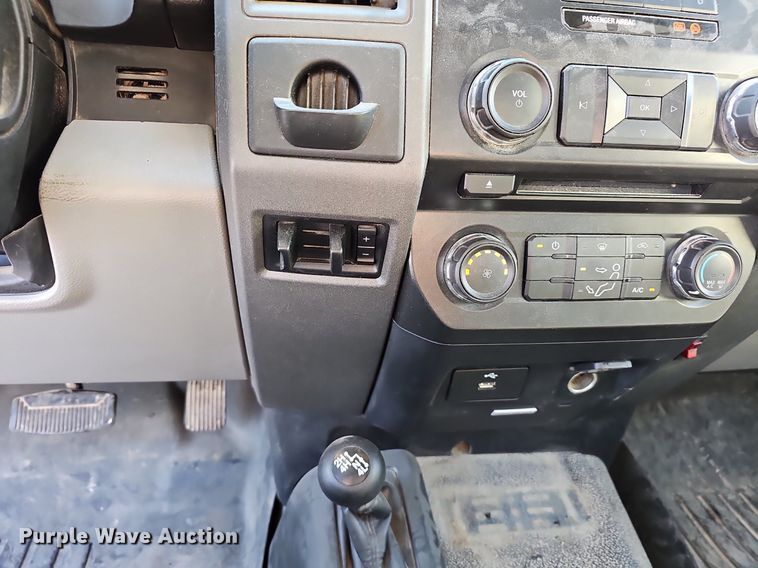 image for item EJ6165 2017 Ford F550 Super Duty XL bucket truck