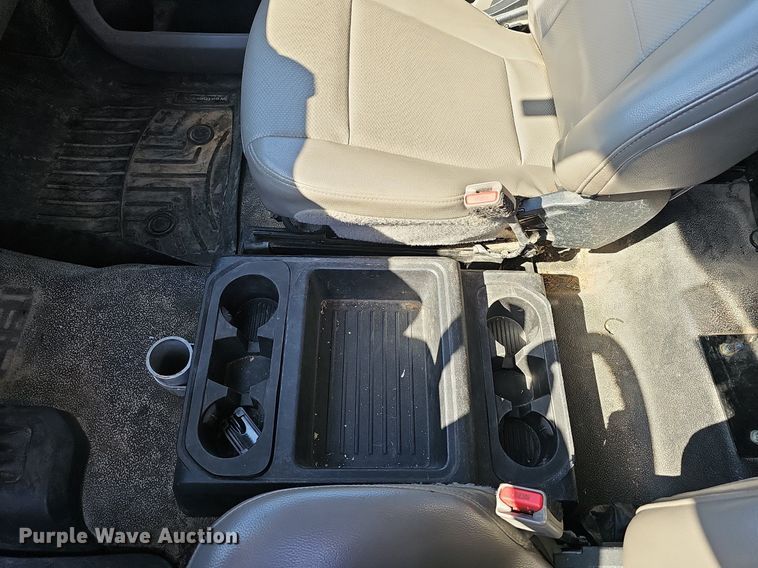 image for item EJ6165 2017 Ford F550 Super Duty XL bucket truck