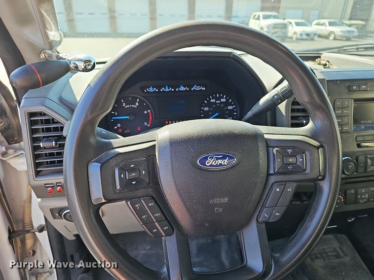 image for item EJ6165 2017 Ford F550 Super Duty XL bucket truck