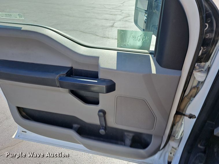 image for item EJ6165 2017 Ford F550 Super Duty XL bucket truck