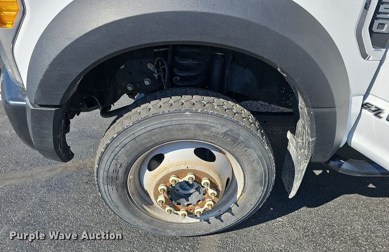 image for item EJ6165 2017 Ford F550 Super Duty XL bucket truck