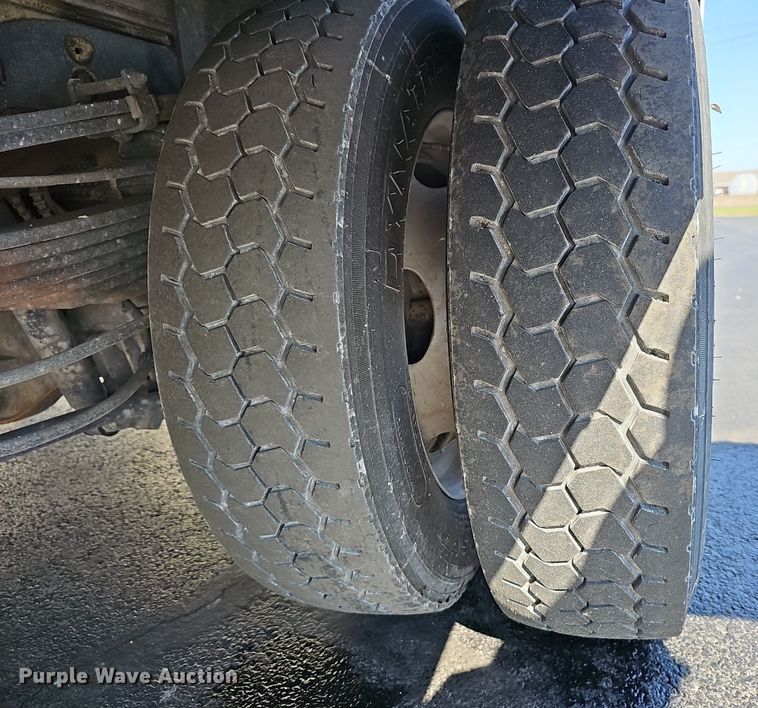 image for item EJ6165 2017 Ford F550 Super Duty XL bucket truck