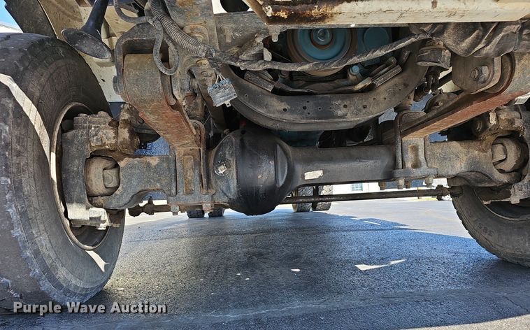 image for item EJ6166 2006 International 7400 digger derrick truck