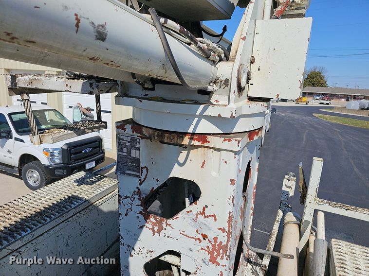 image for item EJ6166 2006 International 7400 digger derrick truck