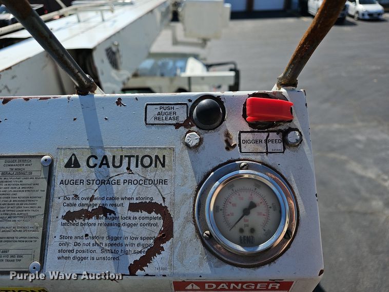 image for item EJ6166 2006 International 7400 digger derrick truck