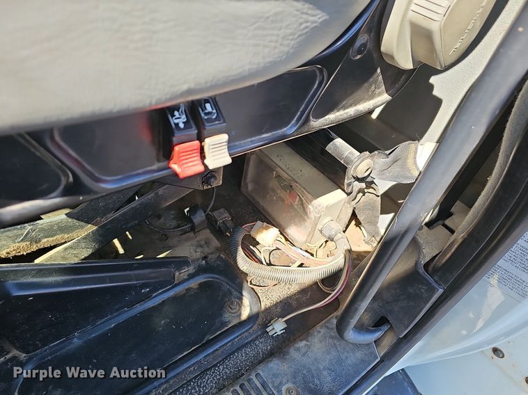 image for item EJ6166 2006 International 7400 digger derrick truck