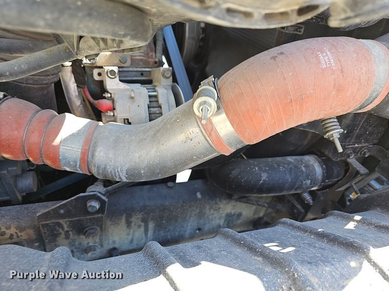 image for item EJ6166 2006 International 7400 digger derrick truck