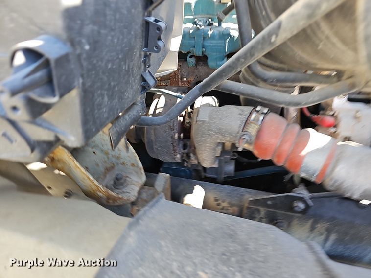 image for item EJ6166 2006 International 7400 digger derrick truck