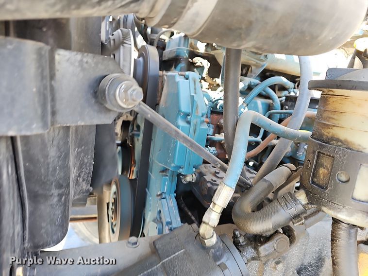 image for item EJ6166 2006 International 7400 digger derrick truck