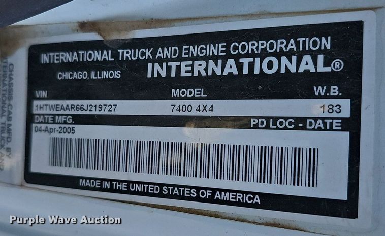 image for item EJ6166 2006 International 7400 digger derrick truck