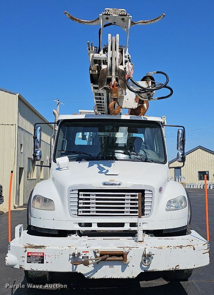 image for item EJ6167 2013 Freightliner Business Class M2 digger derrick truck