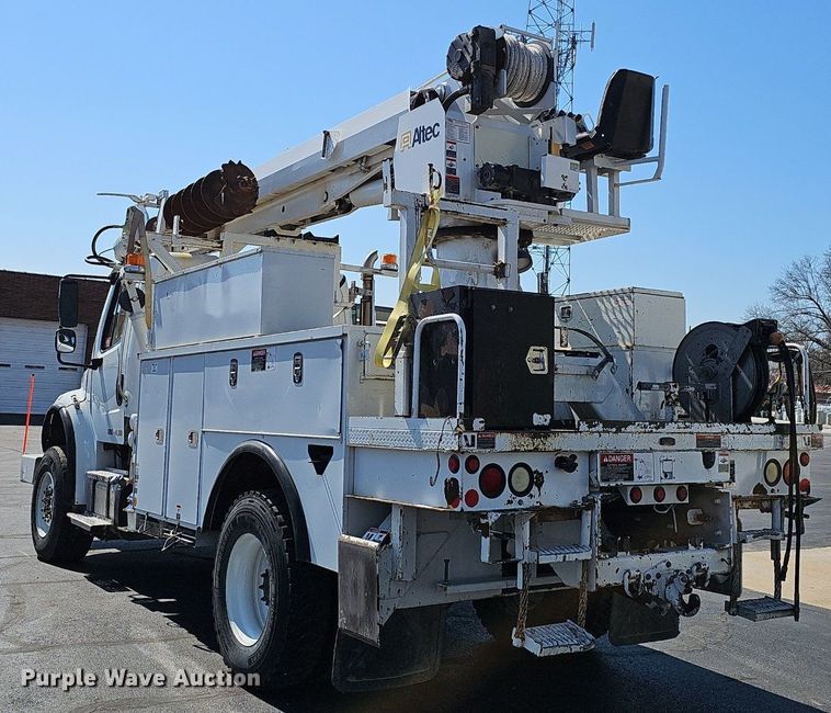 image for item EJ6167 2013 Freightliner Business Class M2 digger derrick truck