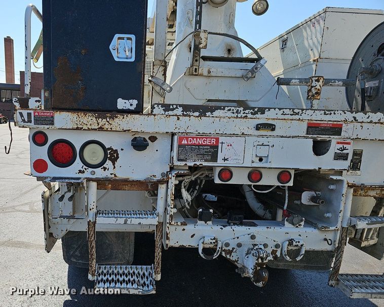 image for item EJ6167 2013 Freightliner Business Class M2 digger derrick truck