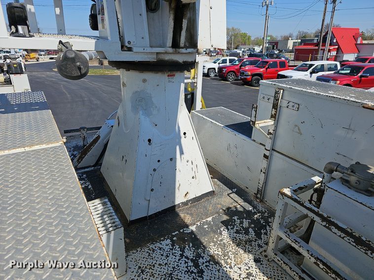 image for item EJ6167 2013 Freightliner Business Class M2 digger derrick truck