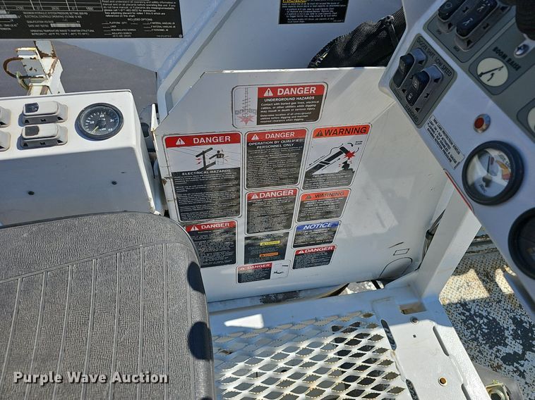 image for item EJ6167 2013 Freightliner Business Class M2 digger derrick truck