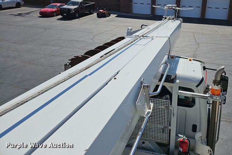 image for item EJ6167 2013 Freightliner Business Class M2 digger derrick truck