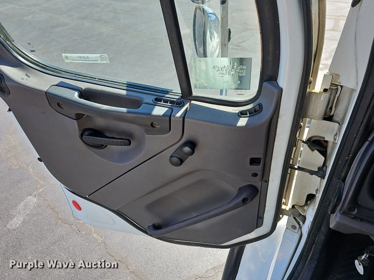 image for item EJ6167 2013 Freightliner Business Class M2 digger derrick truck