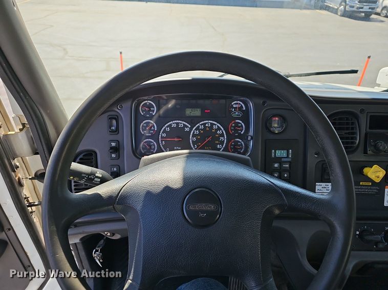 image for item EJ6167 2013 Freightliner Business Class M2 digger derrick truck